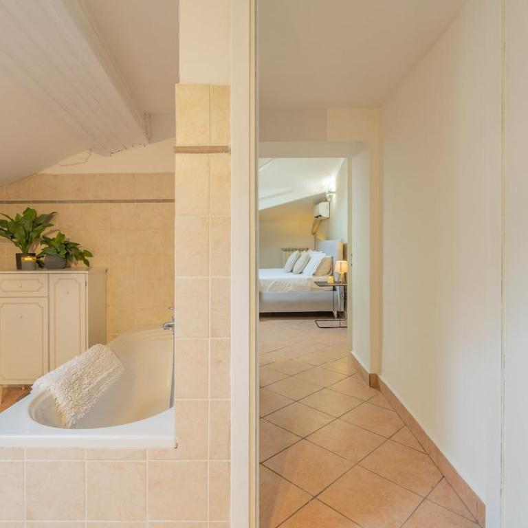Casa Borgovico - Two-Bedroom Apartment - 23