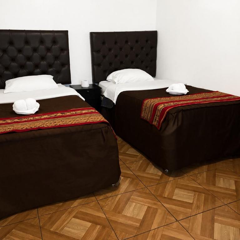 Redys House - Habitación Doble con baño privado - 2 camas - 3