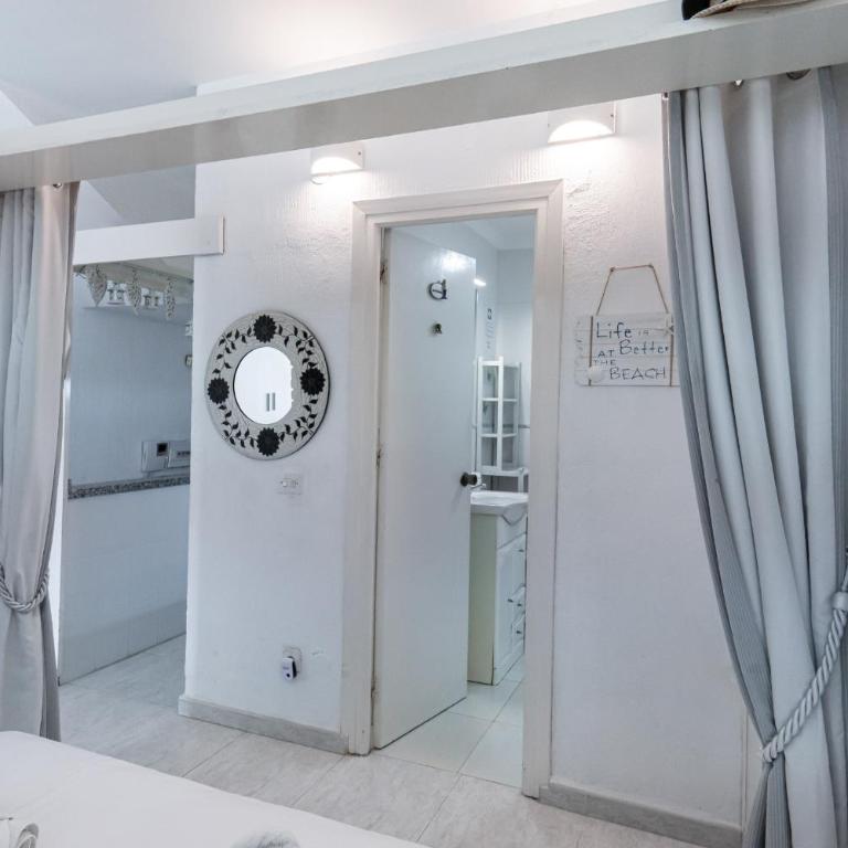 Carabeo 15 Studios Casasol - One-Bedroom Studio - 15