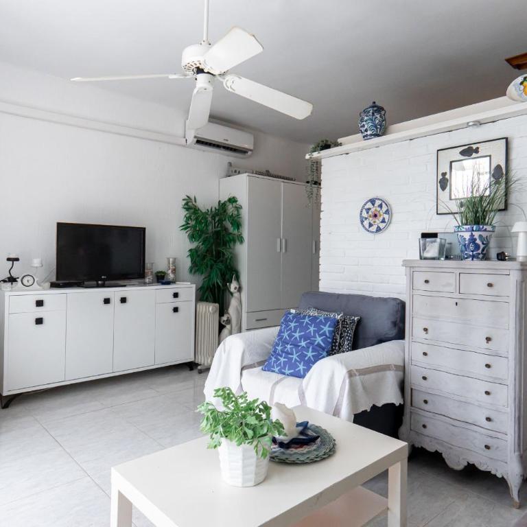 Carabeo 15 Studios Casasol - One-Bedroom Studio - 11