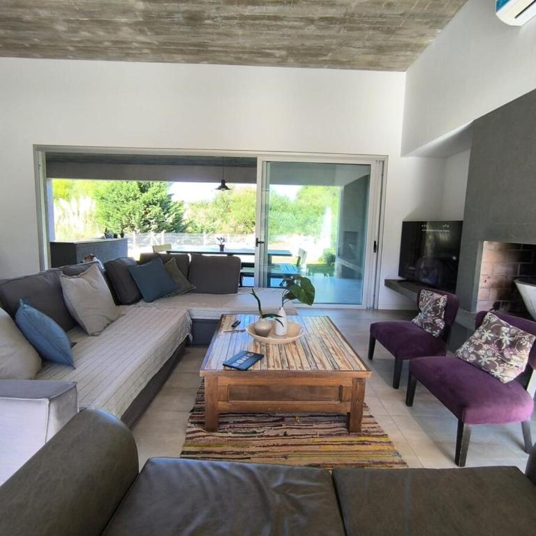 Casa Costa Esmeralda Con Pileta, 7 Personas, Hermosa! - Casa Vacacional de 3 dormitorios - 7