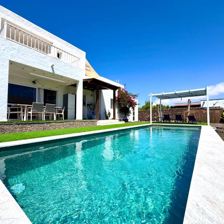 Villa La Milagrosa - Villa - 1