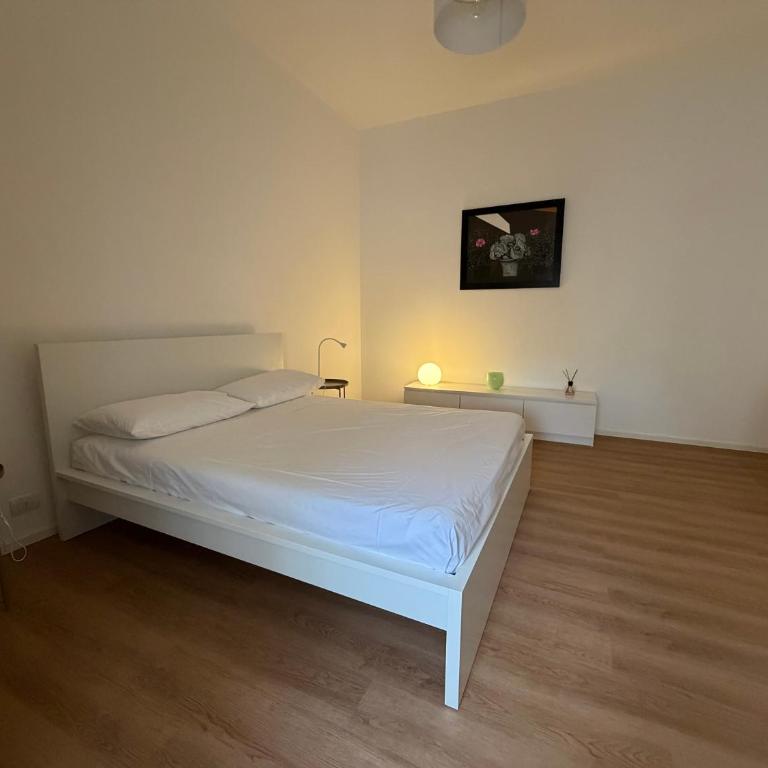 Maison Oberdan 63 - Camera Matrimoniale con Letto Supplementare - 6