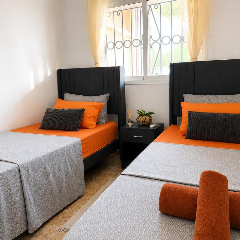 Modern Family Apartment with King Bed, Pool & Huge Terrace - Appartement 2 Chambres - 9