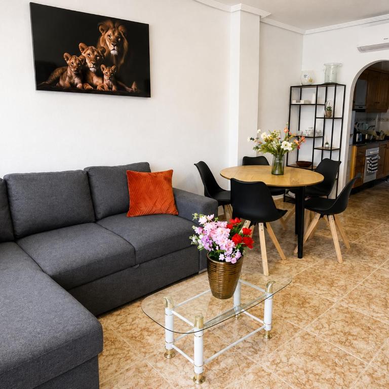 Modern Family Apartment with King Bed, Pool & Huge Terrace - Appartement 2 Chambres - 2