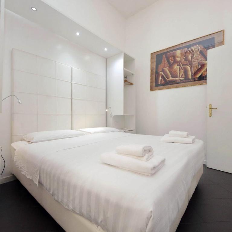 Flatinrome Termini 2 Grande appartamento luminoso in centro - Appartement 4 Chambres - 14