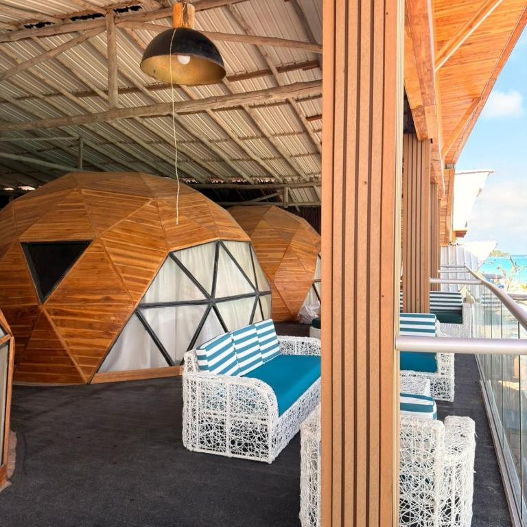 La Cabaña Glamping Geronimo - Habitación Doble Deluxe con balcón y vistas al mar - 3
