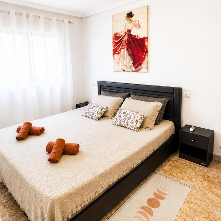 Modern Family Apartment with King Bed, Pool & Huge Terrace - Appartement 2 Chambres - 6