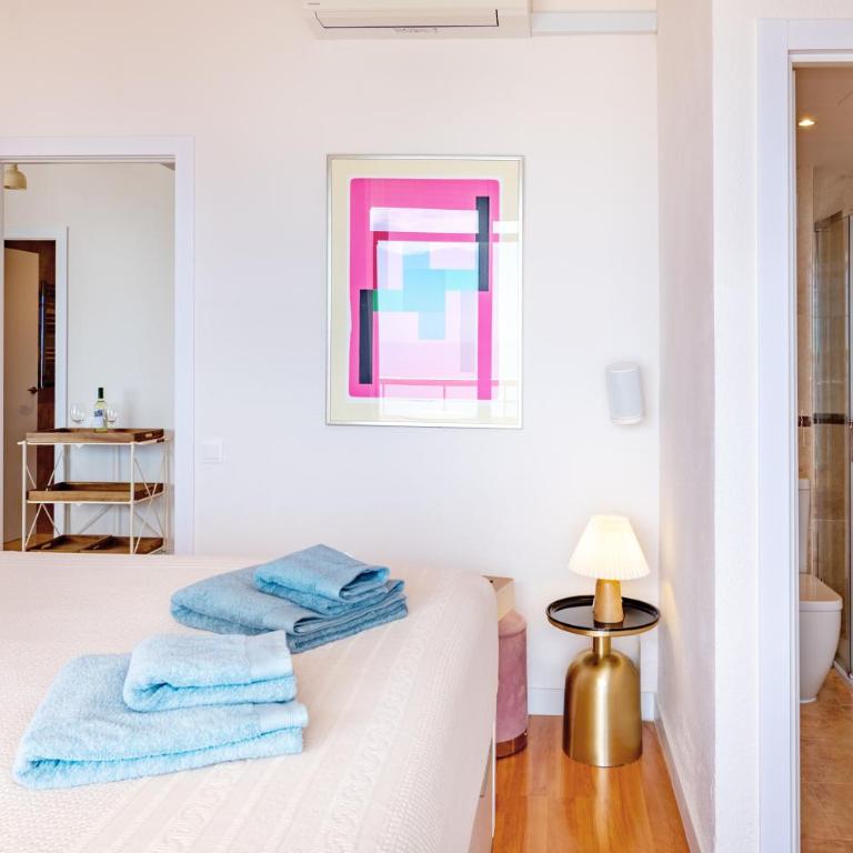 Sea-view suite with 3 balconies and home cinema - Apartment - 18