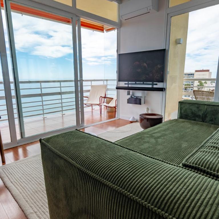 Sea-view suite with 3 balconies and home cinema - Apartment - 14