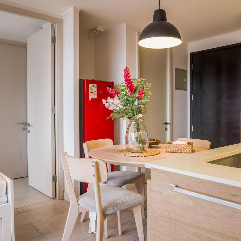 Charming 2BR Retreat for Five in Lively Nunoa - Apartment - 13