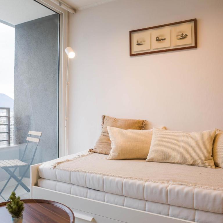 Charming 2BR Retreat for Five in Lively Nunoa - Apartment - 11