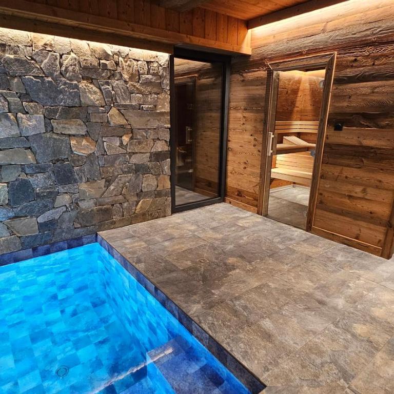 CHALET ALTITUDE 808 piscine intérieure, 9 chambres - Chalet - 3