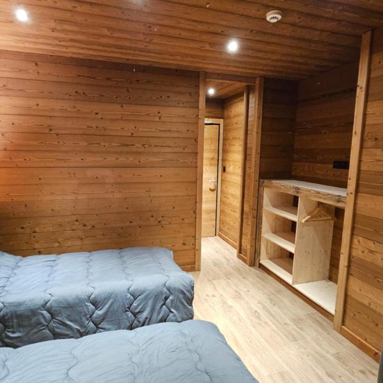 CHALET ALTITUDE 808 piscine intérieure, 9 chambres - Chalet - 17