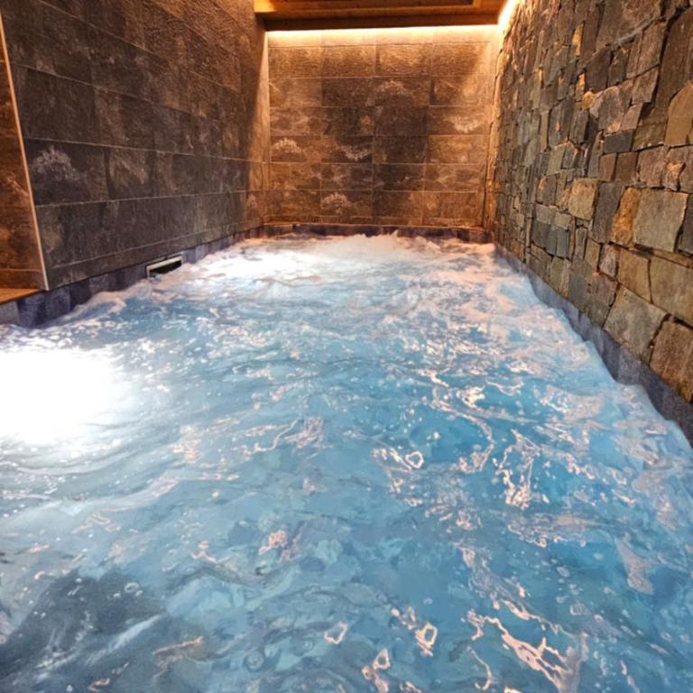 CHALET ALTITUDE 808 piscine intérieure, 9 chambres - Chalet - 49