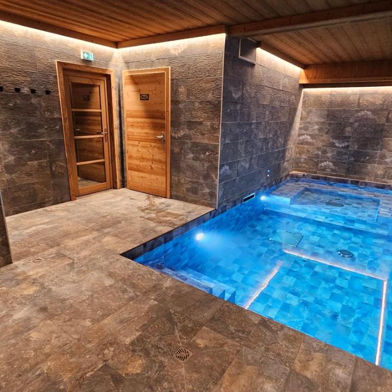 CHALET ALTITUDE 808 piscine intérieure, 9 chambres - Chalet - 51