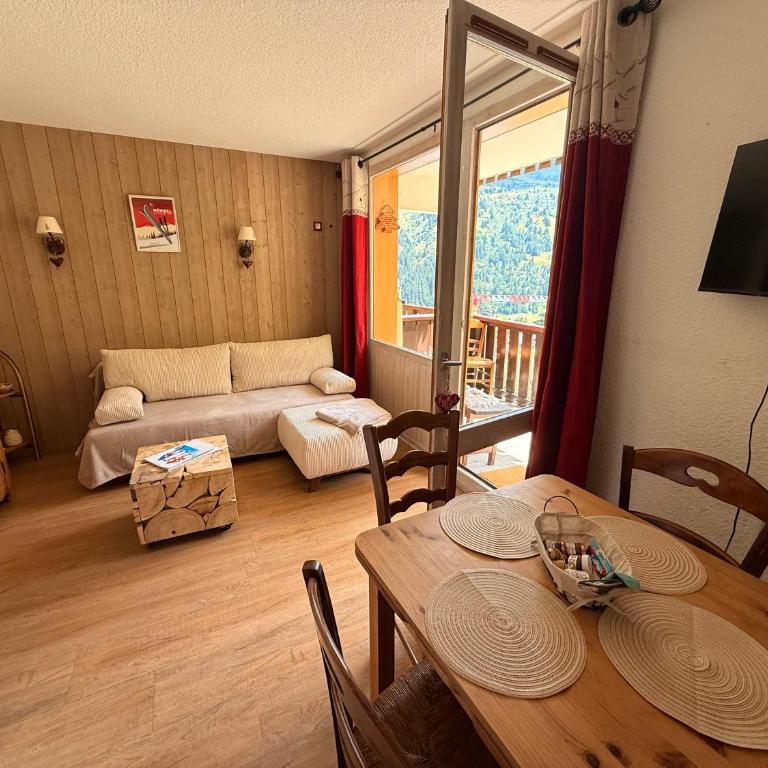 Meribel-Mottaret Rare 2 chambres dont cabine fermée à côté des pistes - Classé meublé de tourisme - Appartamento con 2 Camere da Letto - 1