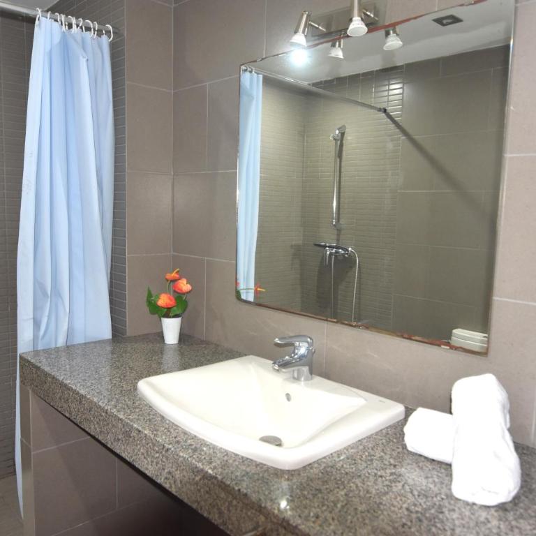 RNET - Apartments Roses Centre - 2-Zimmer-Apartment - 5
