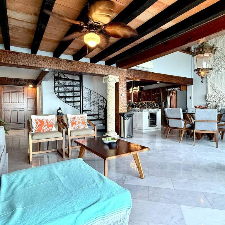 Oceanfront 2BR Loft Fast WiFi Views - Apartment mit 2 Schlafzimmern - 1