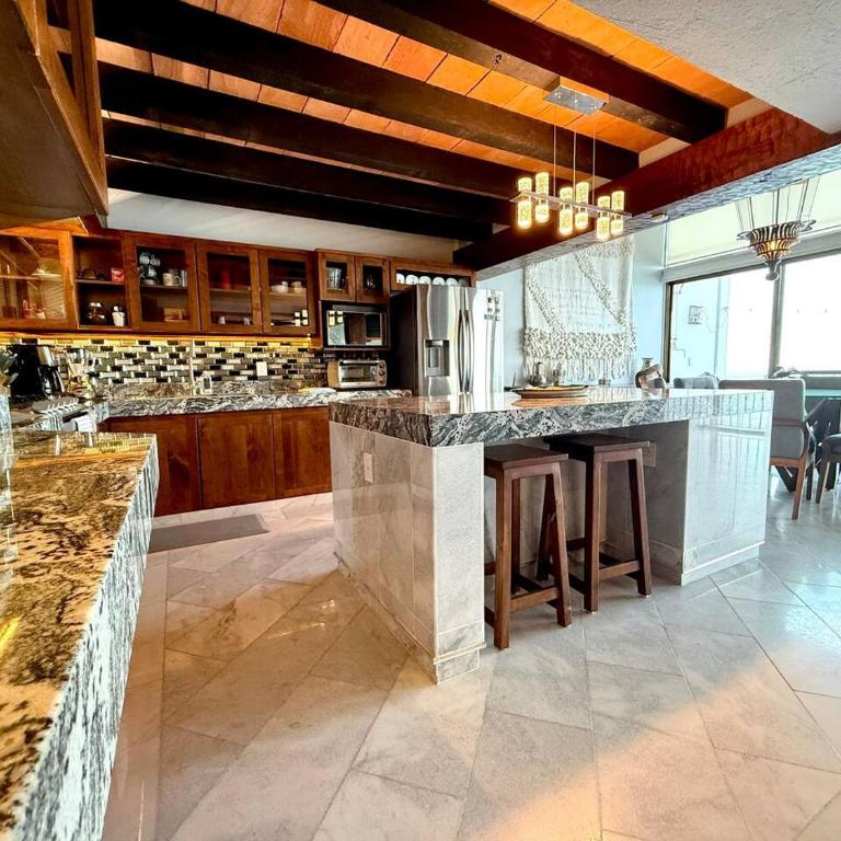 Oceanfront 2BR Loft Fast WiFi Views - Apartment mit 2 Schlafzimmern - 3