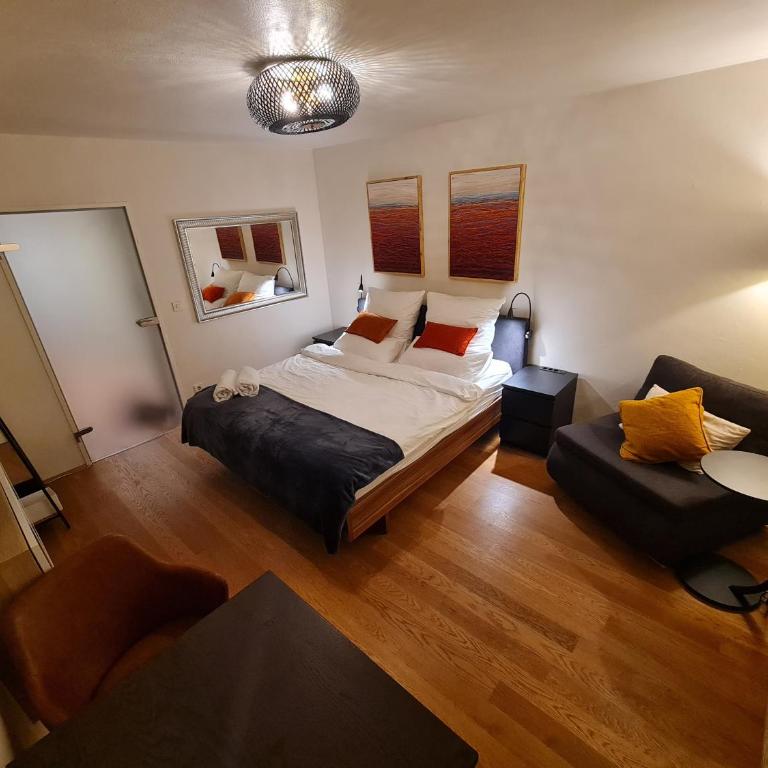 Westpark Studio with King bed - Dreibettzimmer - 1