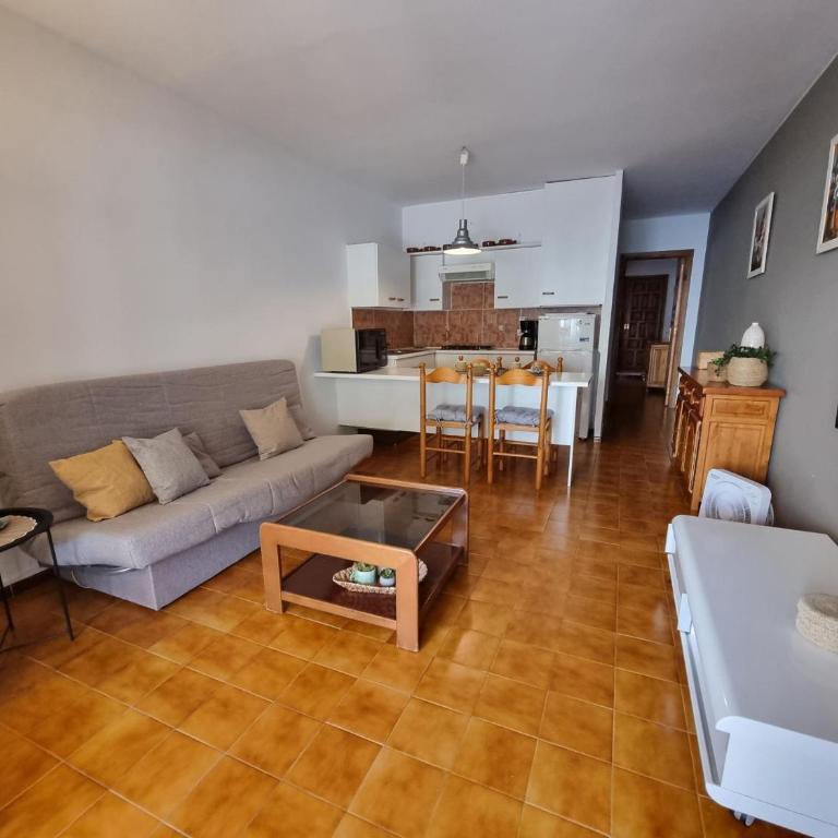Apartamento acogedor con terraza a 400m de la playa - HISP-236-134 - Apartment - 7