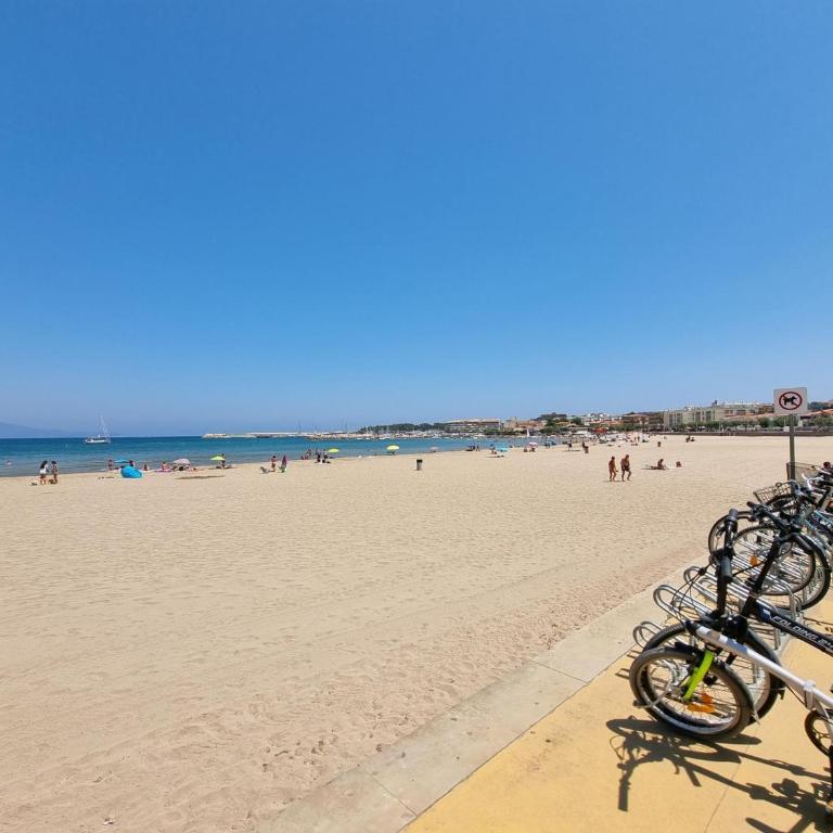 Apartamento acogedor con terraza a 400m de la playa - HISP-236-134 - Apartment - 21