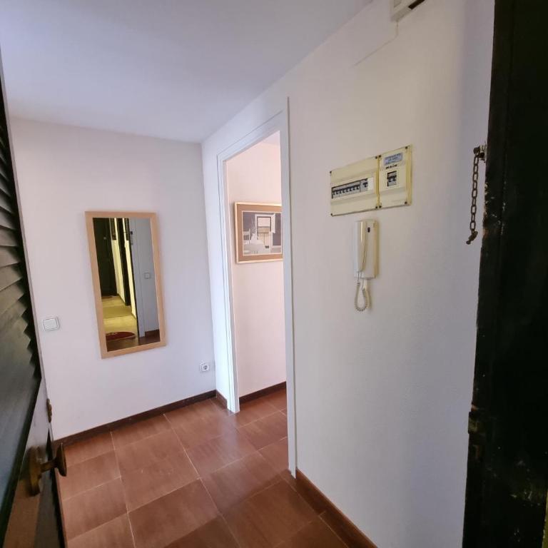 Apartamento acogedor cerca de la playa con aire acondicionado - HISP-236-180 - Apartamento - 4