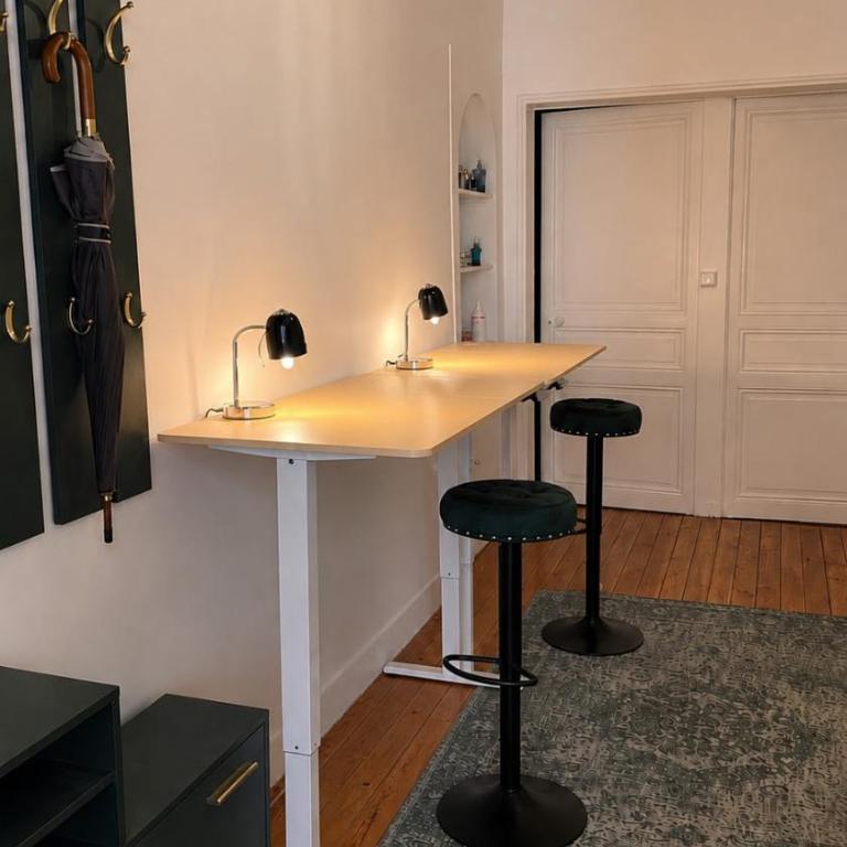 L'écrin Coeur D'Angers - Famille ou Groupe - Three-Bedroom Premium Apartment with Balcony - 4