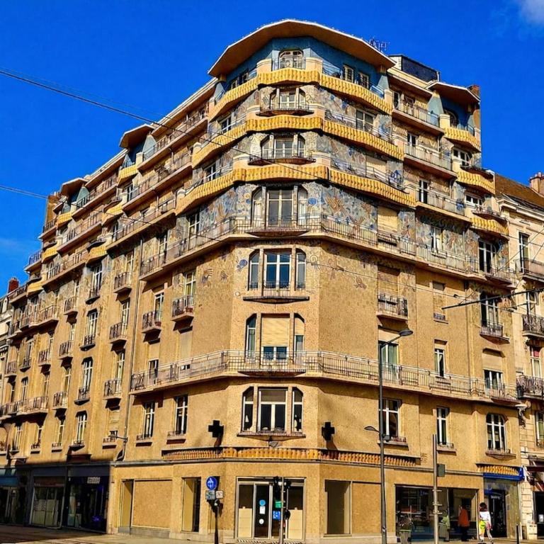 L'écrin Coeur D'Angers - Famille ou Groupe - Three-Bedroom Premium Apartment with Balcony - 9