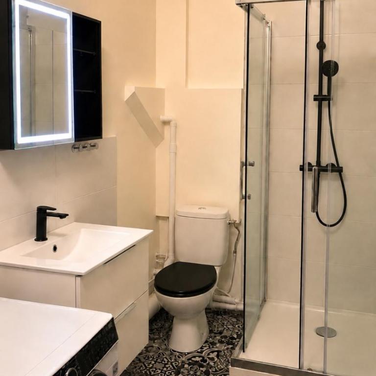 L'écrin Coeur D'Angers - Famille ou Groupe - Three-Bedroom Premium Apartment with Balcony - 7