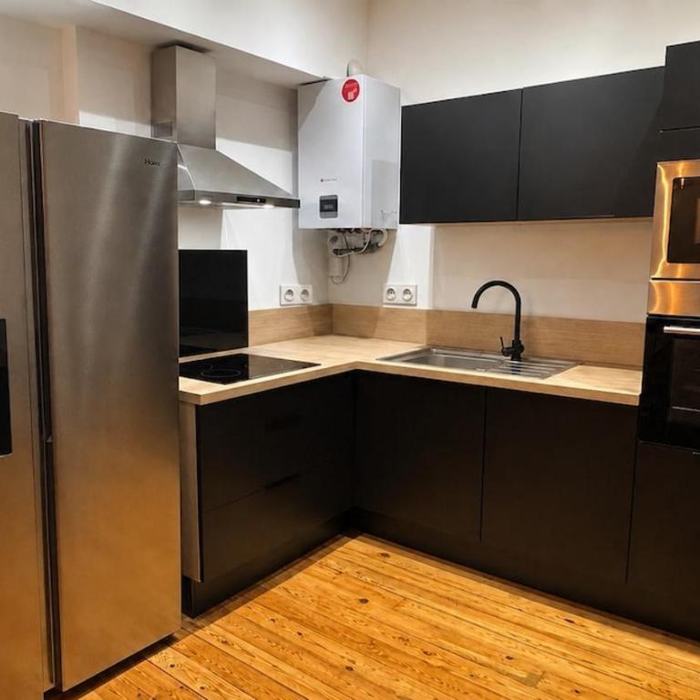 L'écrin Coeur D'Angers - Famille ou Groupe - Three-Bedroom Premium Apartment with Balcony - 8
