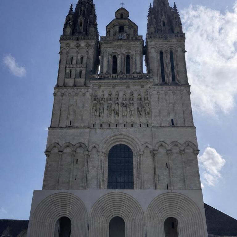 L'écrin Coeur D'Angers - Famille ou Groupe - Three-Bedroom Premium Apartment with Balcony - 15