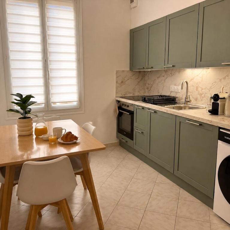 Private patio - Heart of Menton - Appartement 2 Chambres - 2