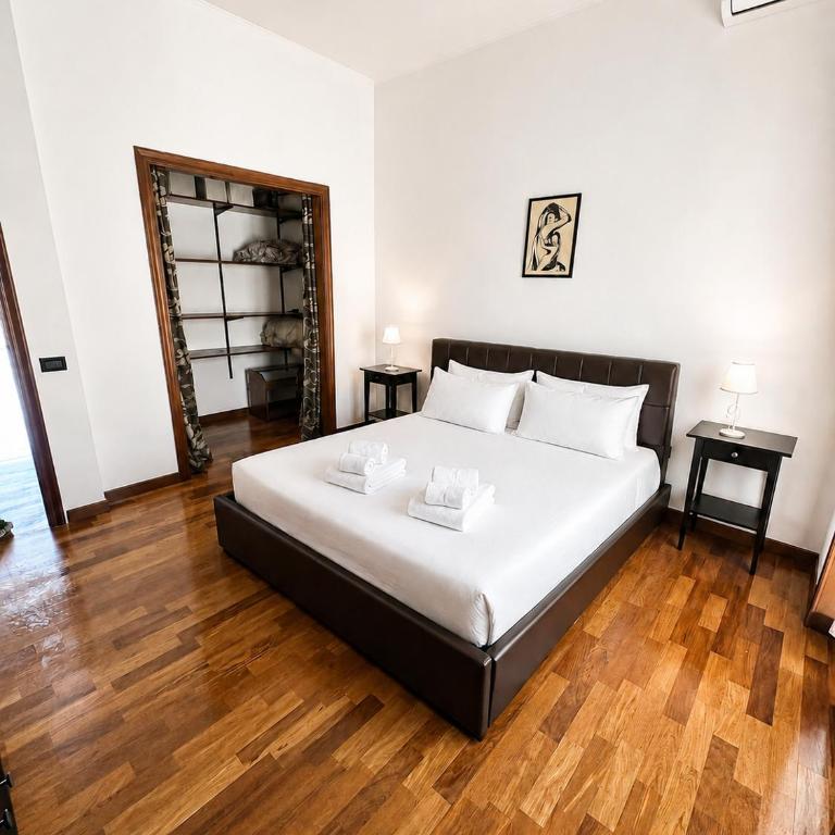 Panoramic flat facing the Strait - Apartment with View and Balcony - 4
