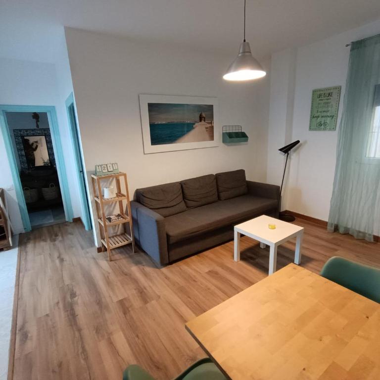 LA CASA DE LAS BICIS - One-Bedroom Apartment - 11
