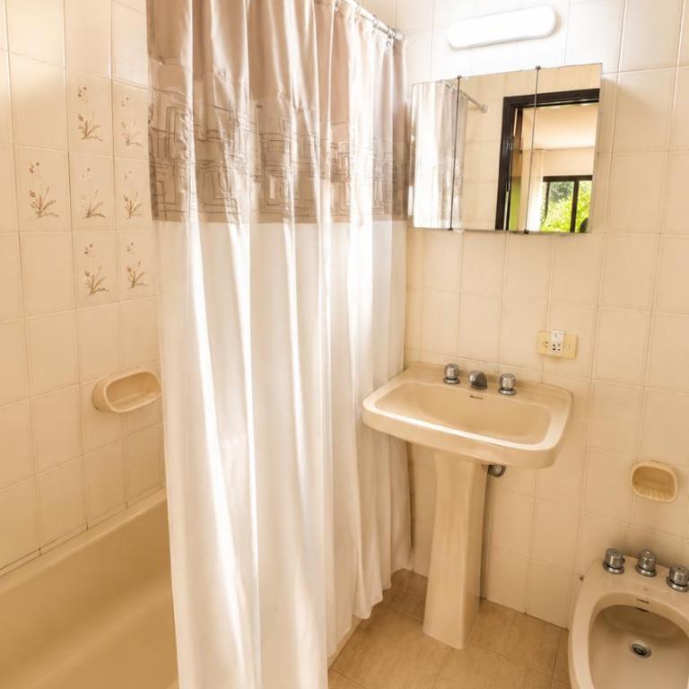Recoleta Estudio Luminoso Facultad Mall Cultura - One-Bedroom Apartment - 8