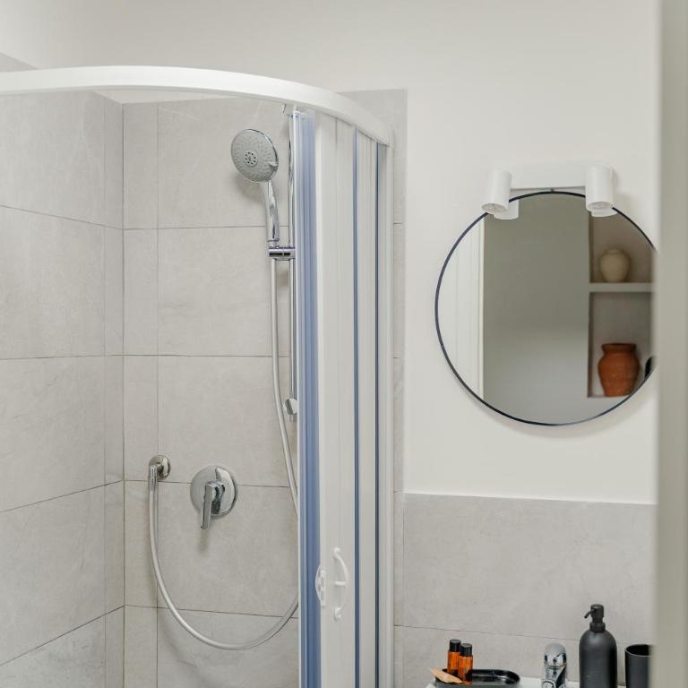Santa Maria Novella New Apartment - Two-Bedroom Apartment with Balcony - 6