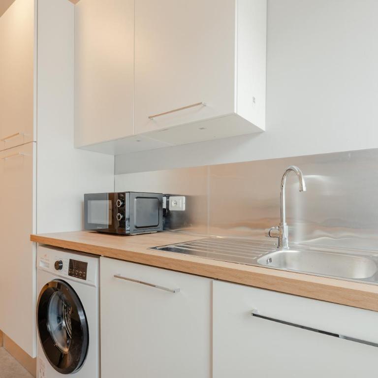 Santa Maria Novella New Apartment - Two-Bedroom Apartment with Balcony - 55