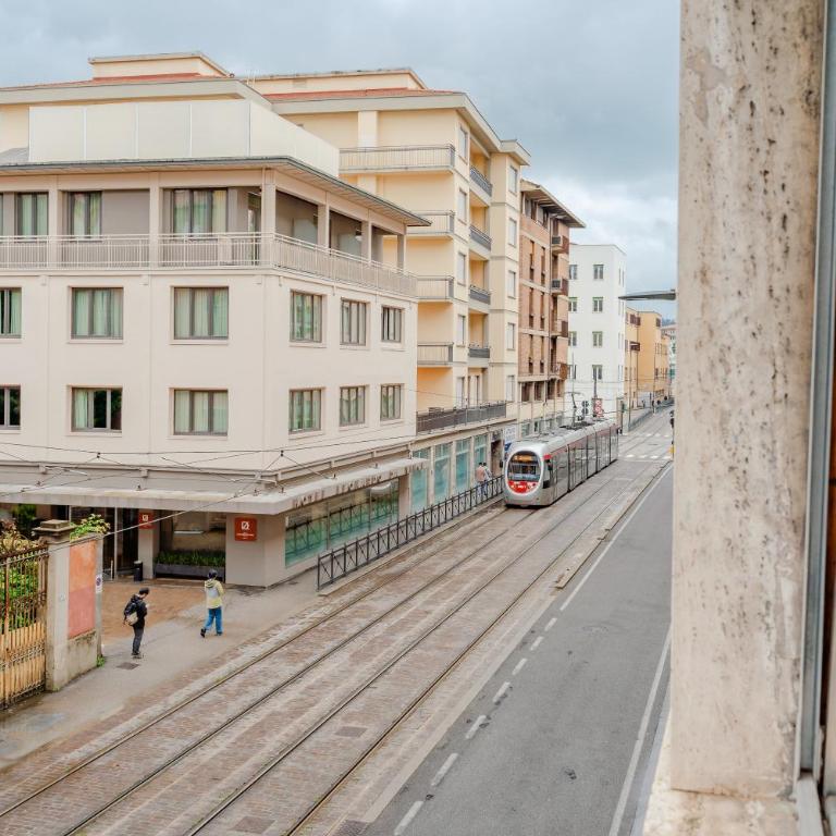 Santa Maria Novella New Apartment - Two-Bedroom Apartment with Balcony - 65