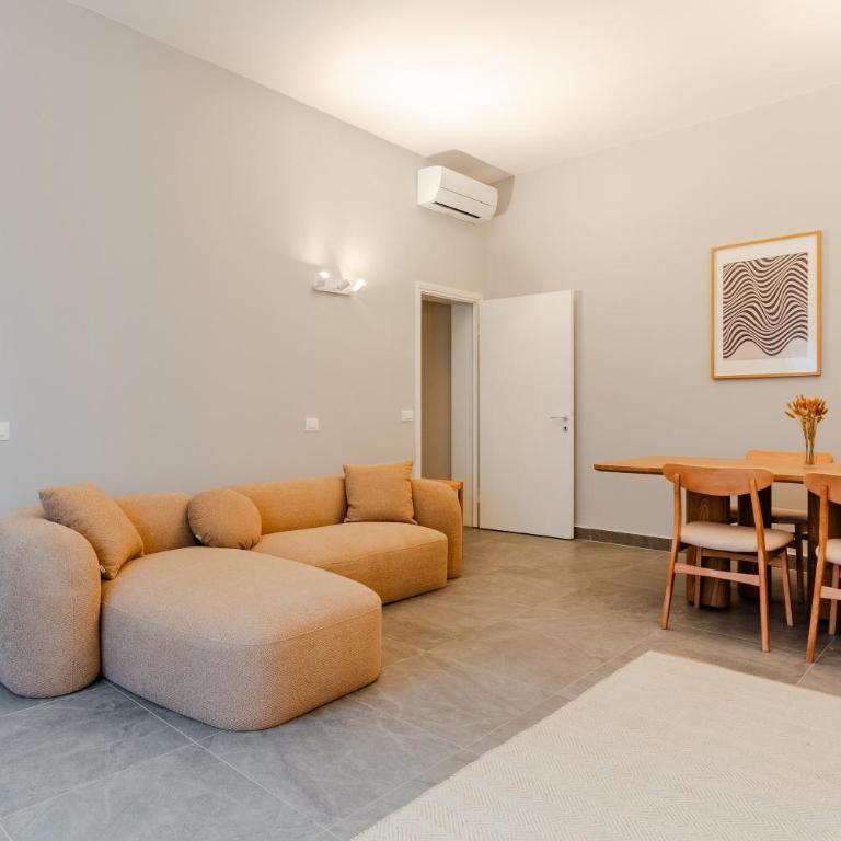 Santa Maria Novella New Apartment - Two-Bedroom Apartment with Balcony - 80