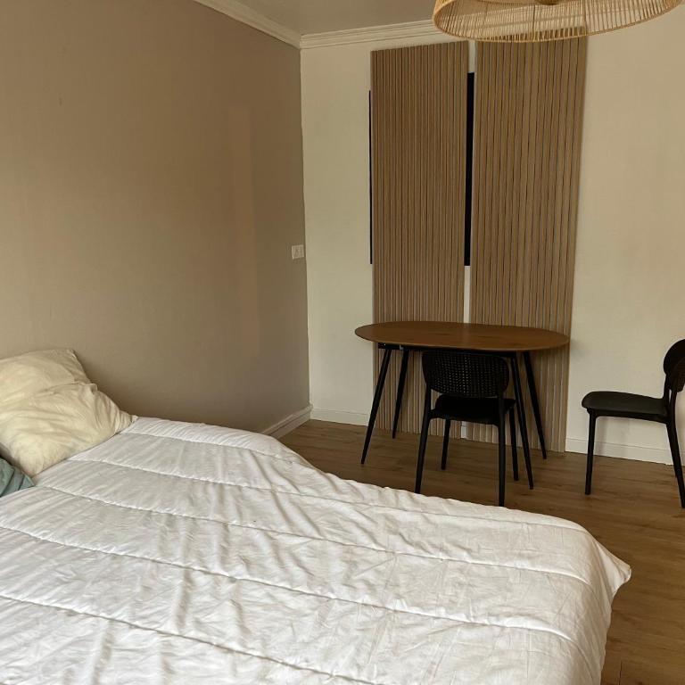 CHAMBRE PRIVEE ESPACE COMMUNS PARTAGES proche sentiers CONLEAU - Chambre Double - 4