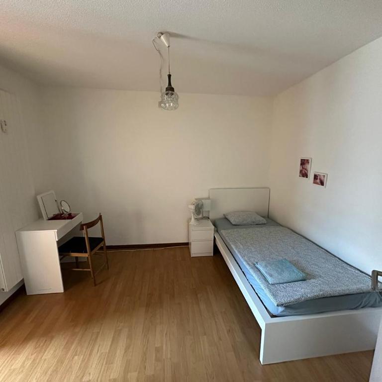 Comfort Stay Luzern - Einzelzimmer mit Gemeinschaftsdusche und -WC - 1