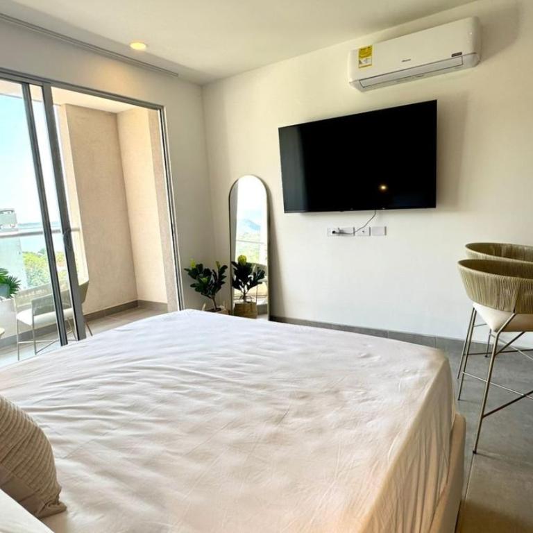 Studio Apartment with Sea and Beach View | Don Jaca - Two-Bedroom Apartment - 6
