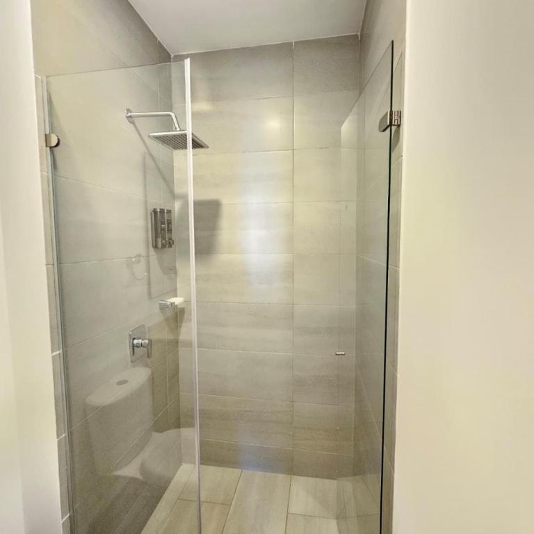 Apartaloft Facing the Sea & Pools | Don Jaca - One-Bedroom Apartment - 3