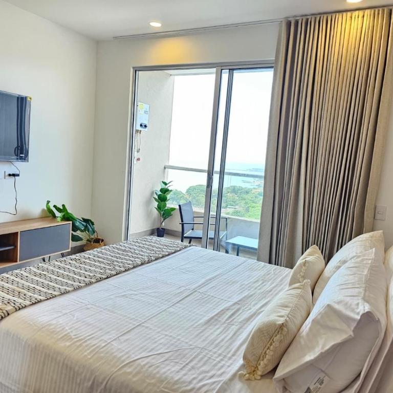 Apartaloft Facing the Sea & Pools | Don Jaca - One-Bedroom Apartment - 6