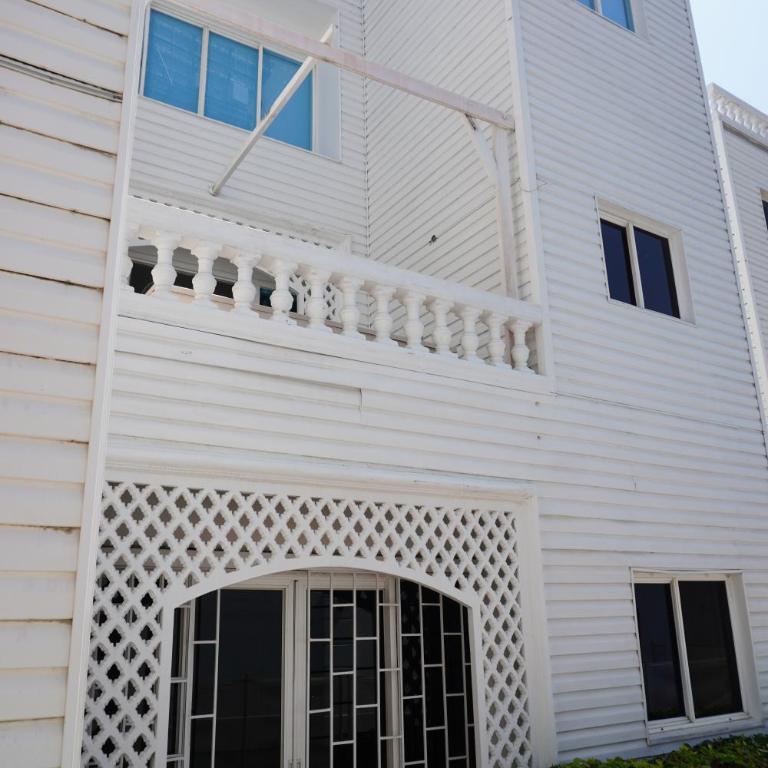 Luxury Beachfront Villa Private Pool & Terrace - Villa frente a la playa - 37