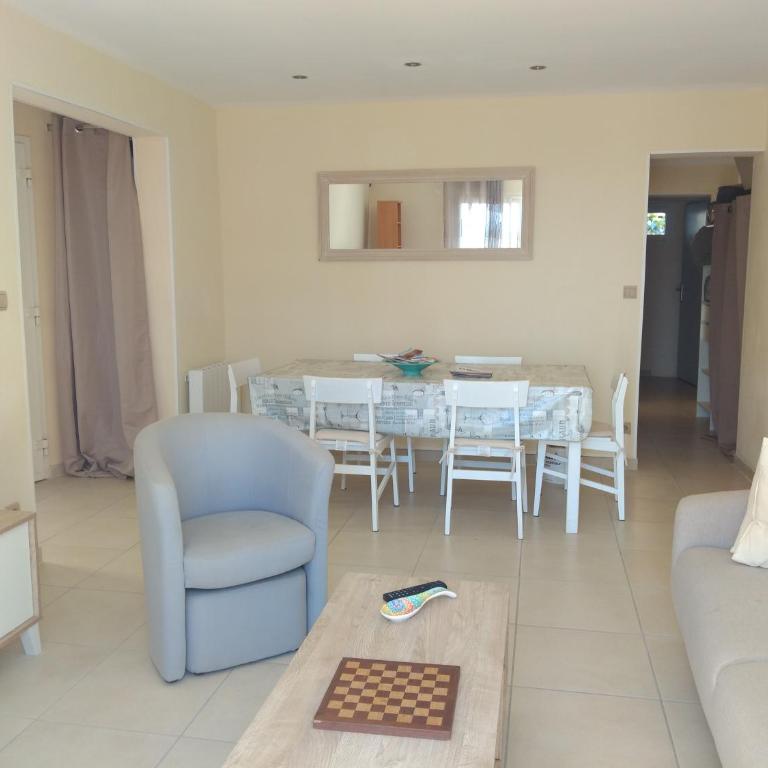 Les Colonnes appartement en RDC 6 couchages en front de mer - Apartment - 9