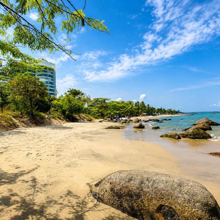 Panoramic Loft Facing the Sea | Don Jaca - Two-Bedroom Apartment - 8