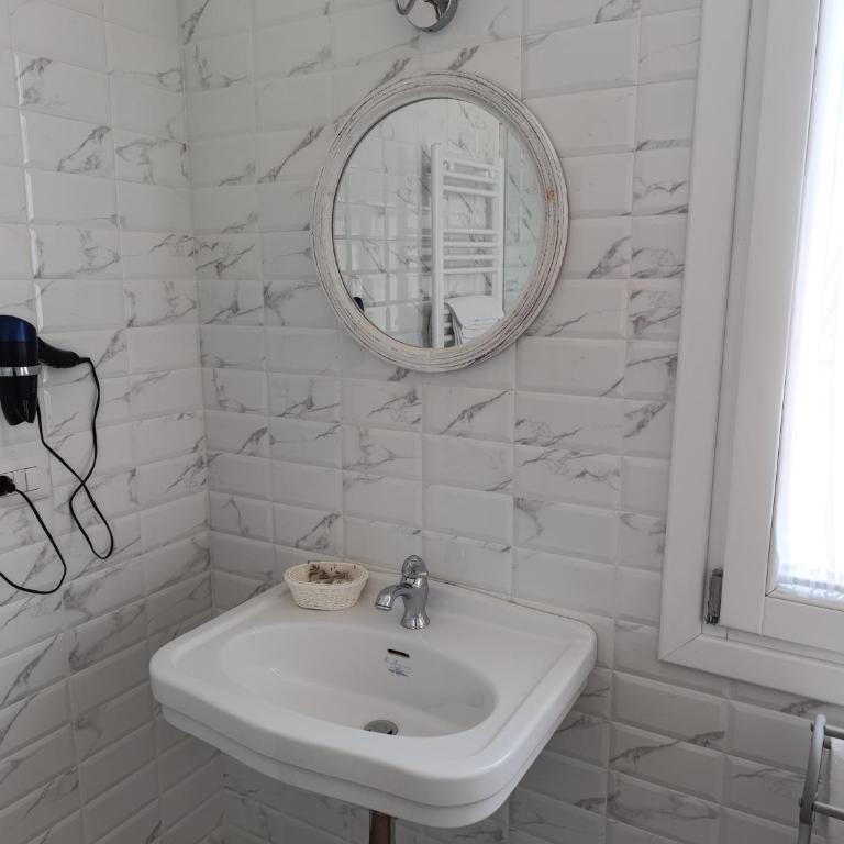 RMaison Luxury Suites Olbia - Doppelzimmer mit Terrasse - 2